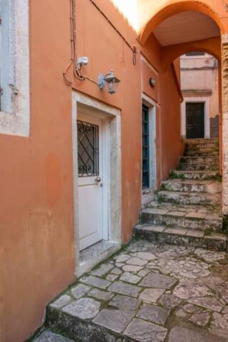 Newly Renovated 1730'S Venetian Loft Appartement Corfu  Buitenkant foto